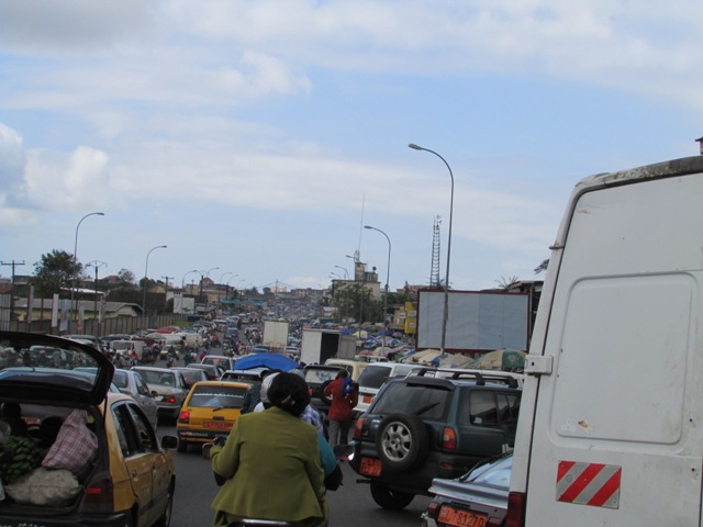 Article : « Douala serenade, sans blague »